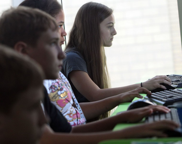 tech.dw.06212012.002.JPG